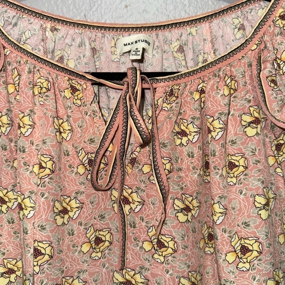 Max Studio Rayon Floral Flutter Sleeve Top, Size Small - Picture 2 of 6